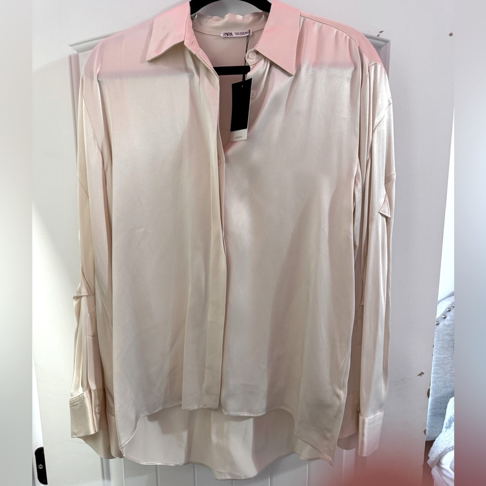 Zara- size M-NWOT 100% viscose, satin blouse